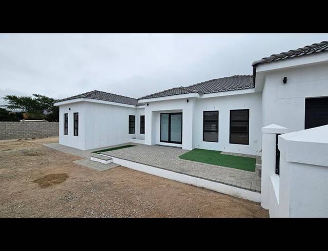 3 BEDROOM HOUSE FOR SALE IN SANDY POINT